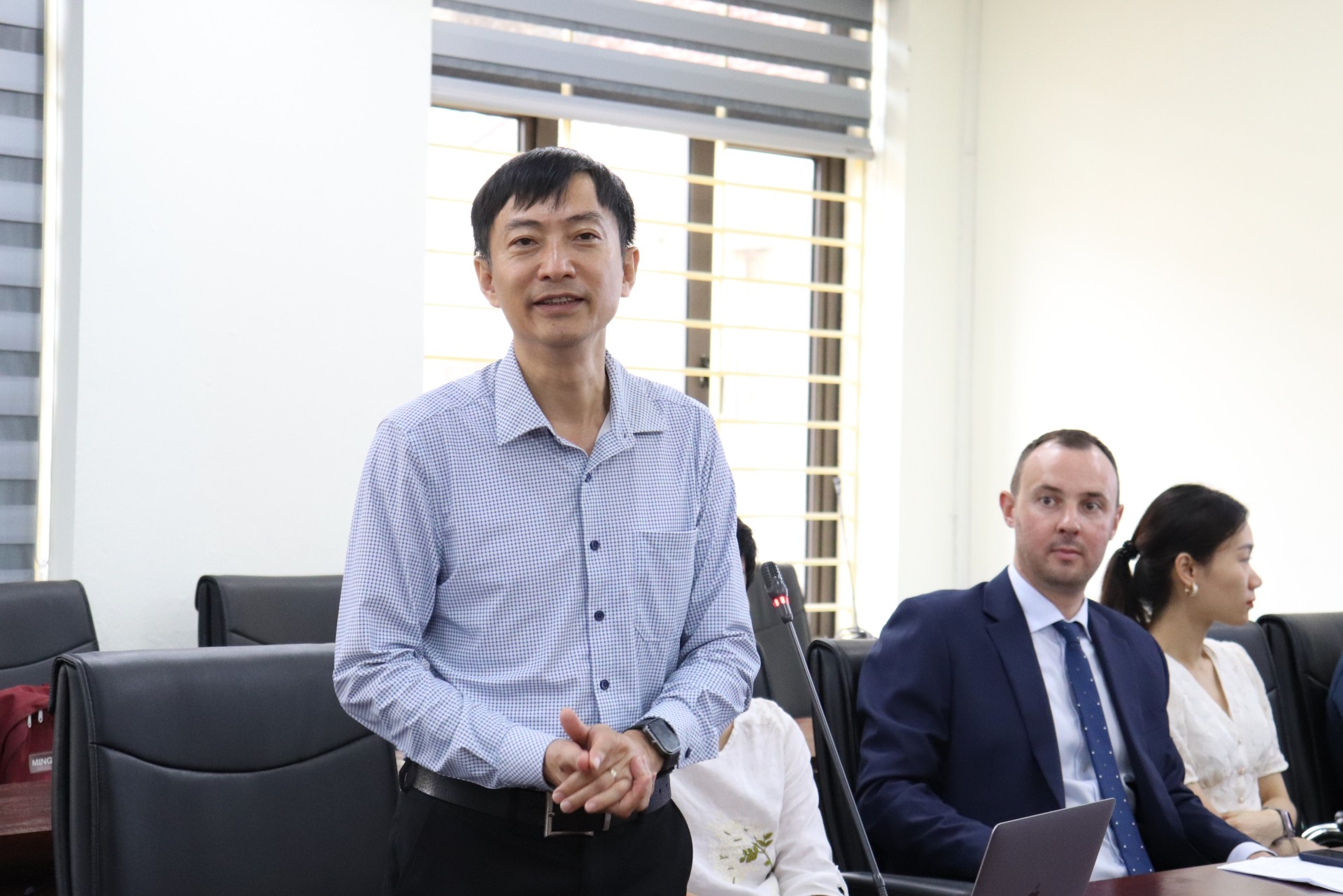 Ông Nguyễn Hồng Long - Giám đốc Trung tâm Nghiên cứu, Tư vấn sáng tạo và Phát triển bền vững (CCS) chia sẻ một số thông tin về Hội thảo Quốc tế Khởi nghiệp tạo tác động và cuộc thi Climate Launchpad.