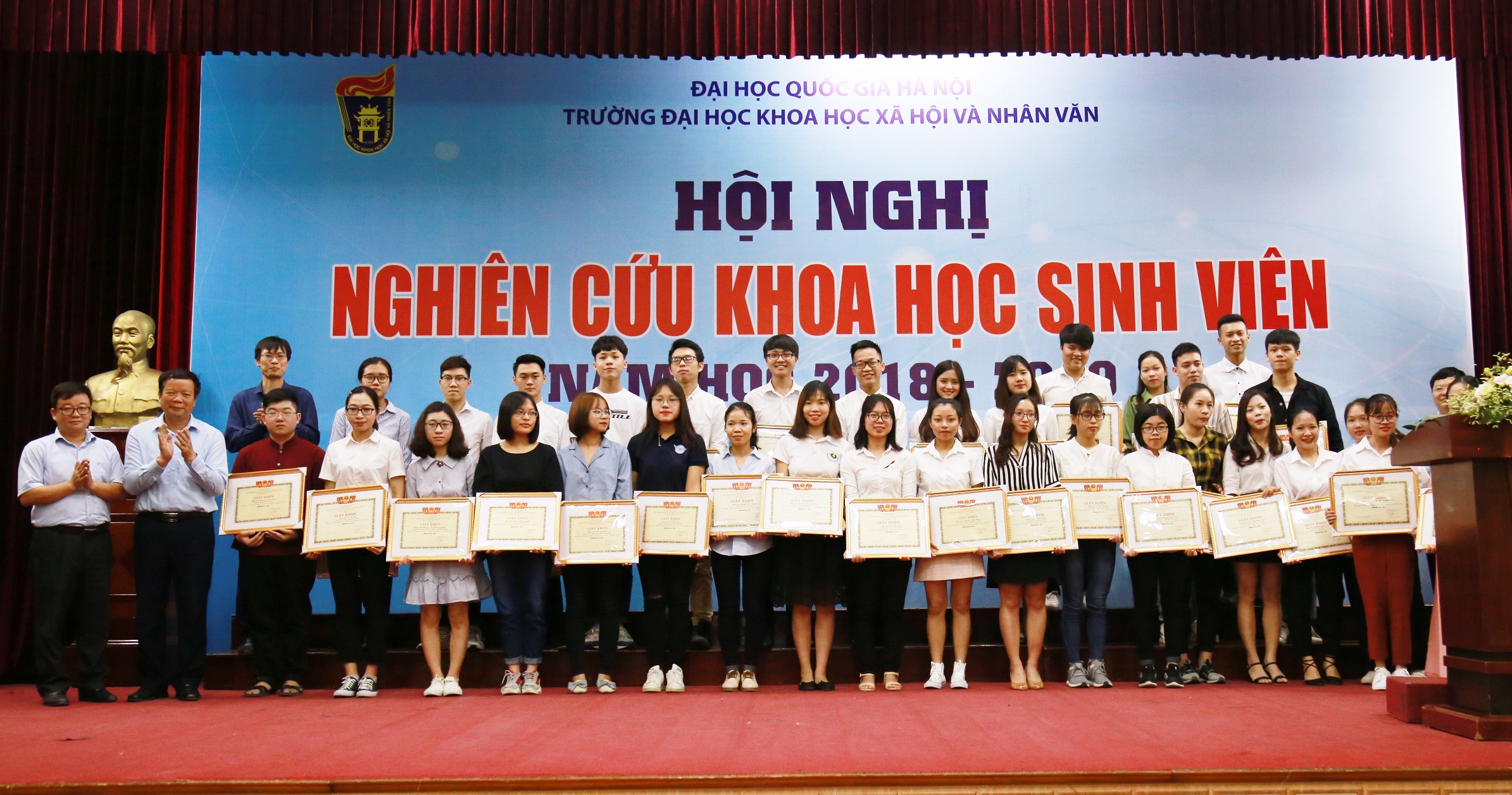 Khoa XHH đạt thành tích cao trong Hội nghị NCKHSV 2018-2019